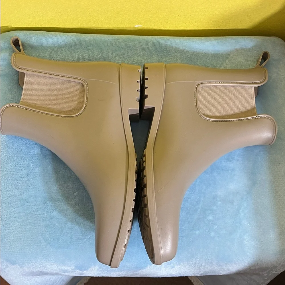 Women's Chelsea Rain Boots - Target A New Day™ size 9 WORN ONCE